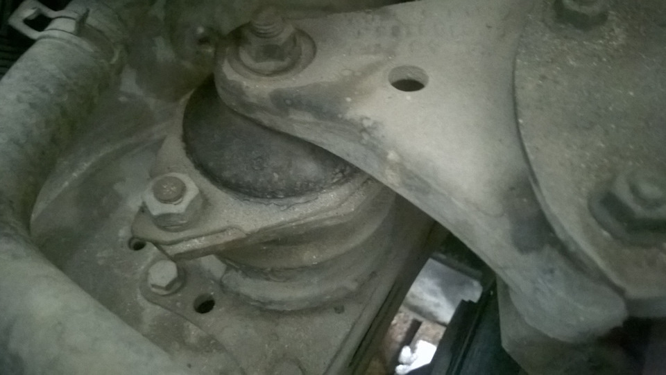 Бюджетная замена правой подушки двигателя — Skoda Fabia Mk1, 1,4 л ...