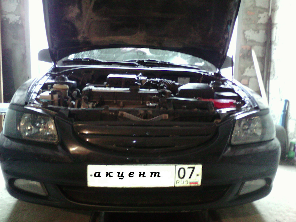 Прошу подсказки зрителей! решил наклеить реснички на фары, и не знаю ...