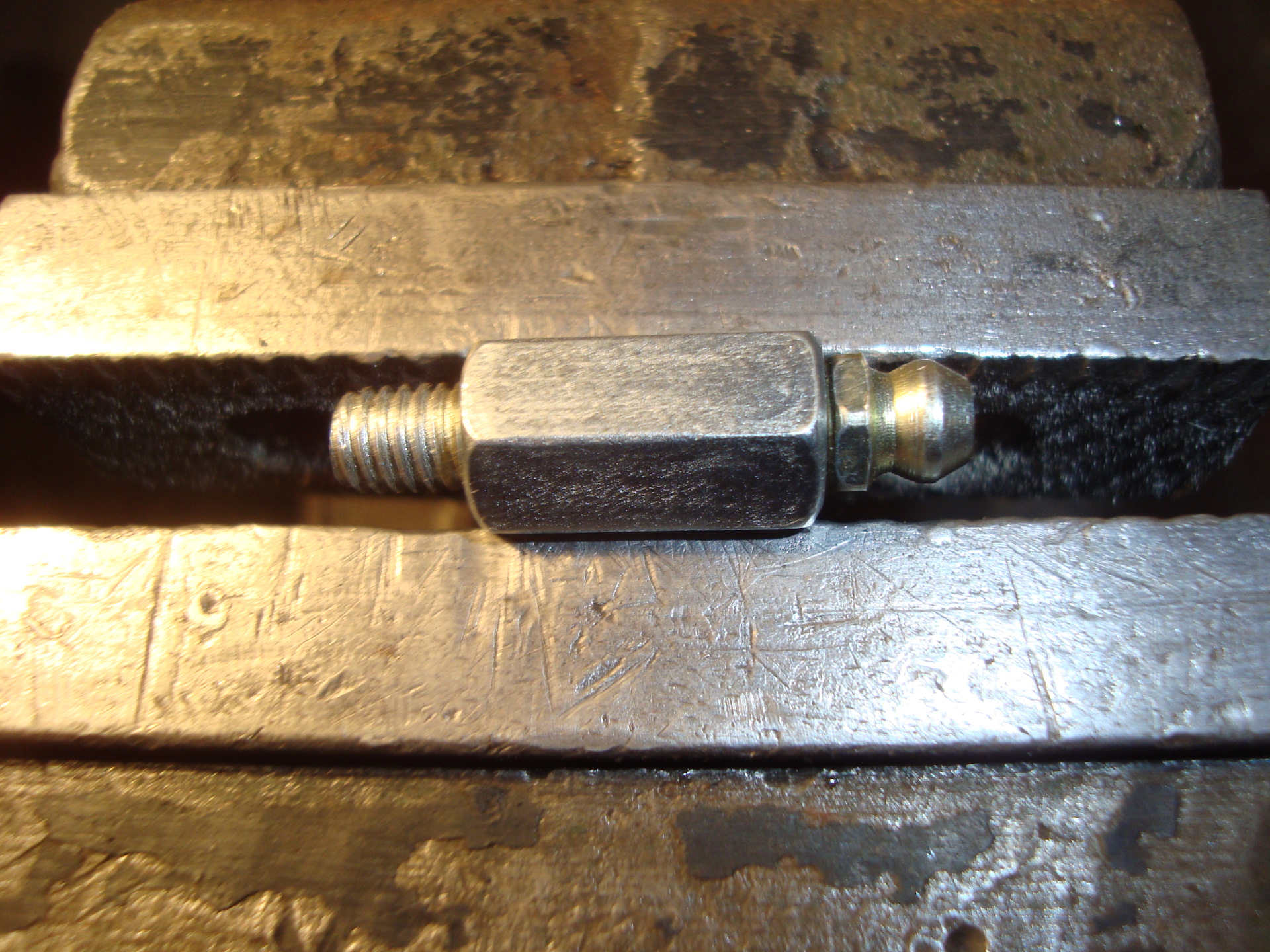 Модернизация пресс-маслёнки — ГАЗ 3110, 2,4 л, 2001 года | своими ...