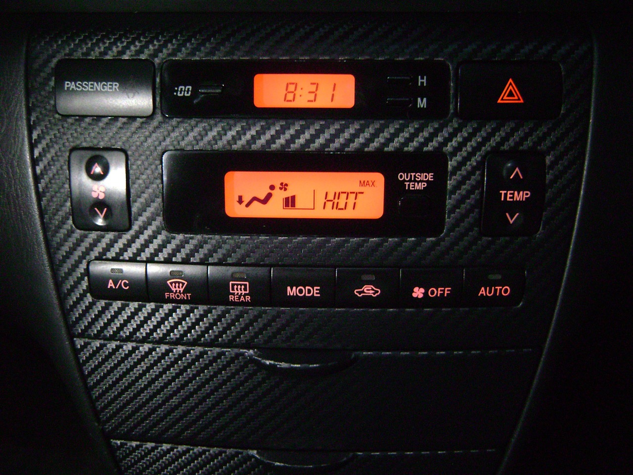 Put the panel in order - Toyota Corolla Runx 18 L 2001