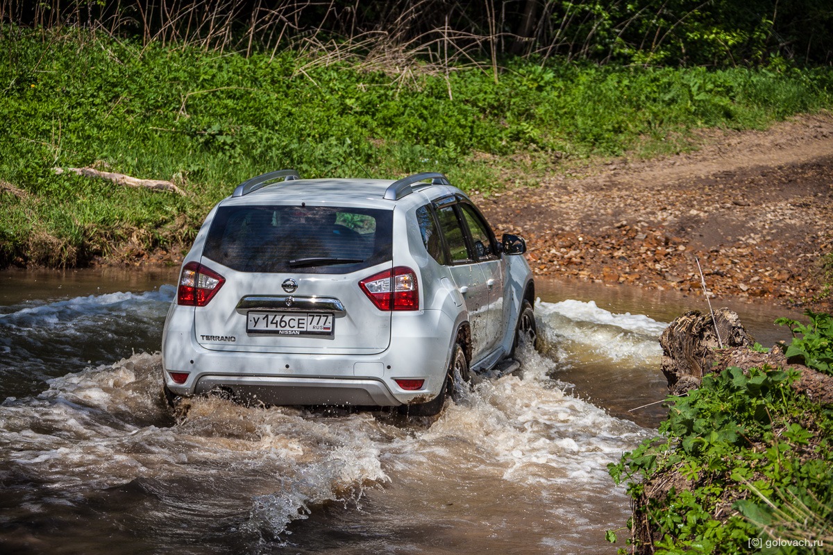 Ниссан Террано автомат. Террано полный привод. Nissan Terrano полный привод. Ниссан Террано клиренс.