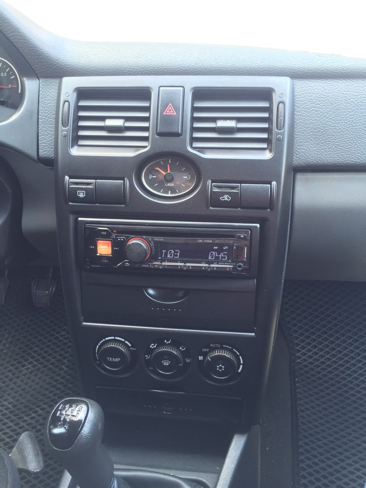 2 дин приора 2013. Как поставить магнитолу приора. Переходная рамка приора 1 din. Как поставить магнитолу приора. Переходник на 2 дин магнитолу лада приора.