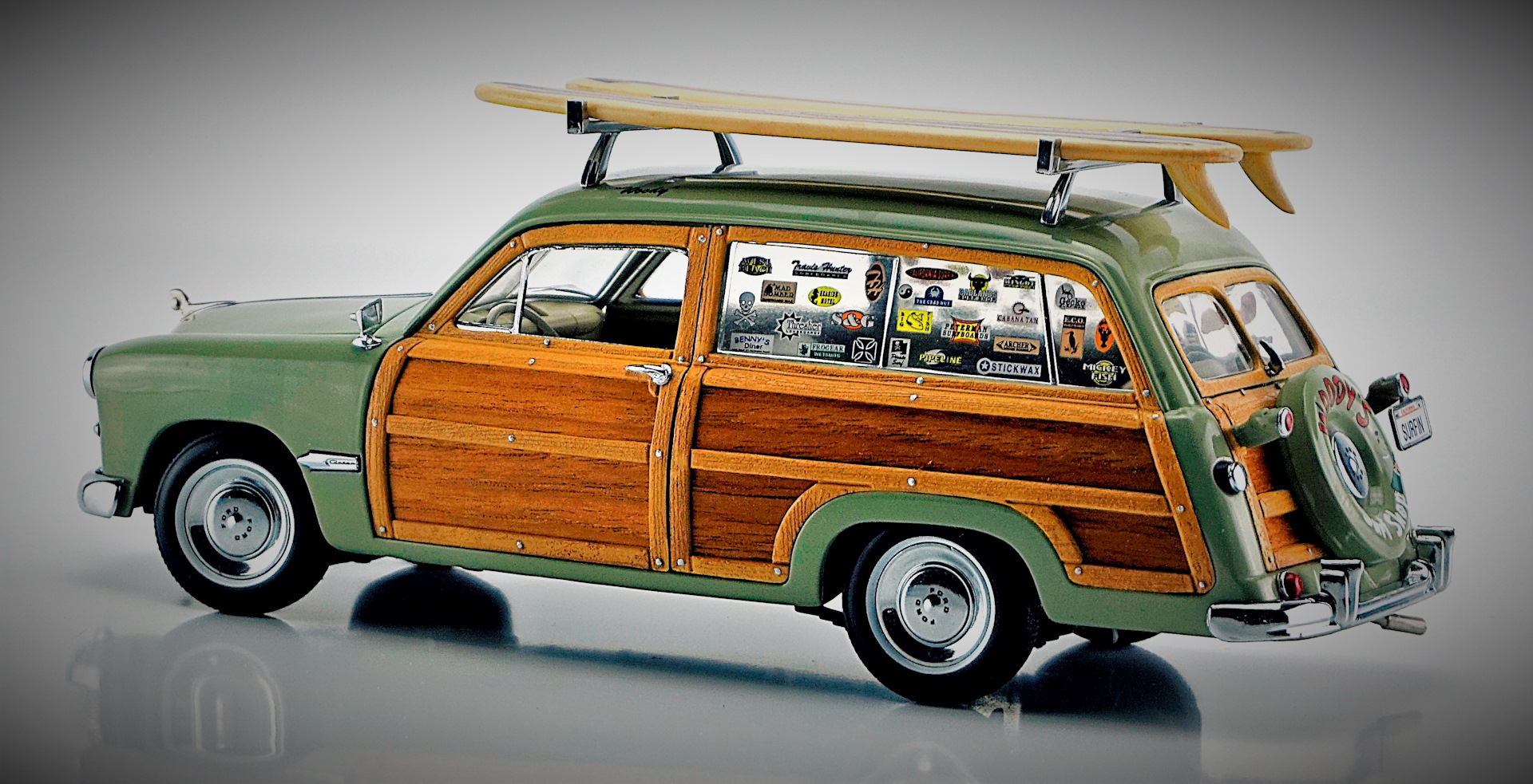 Ford wood. 1949 Ford Station Wagon Dimensions. Машина Surf Green. Woody Wagon Doors. Surf Art Ford Woody.