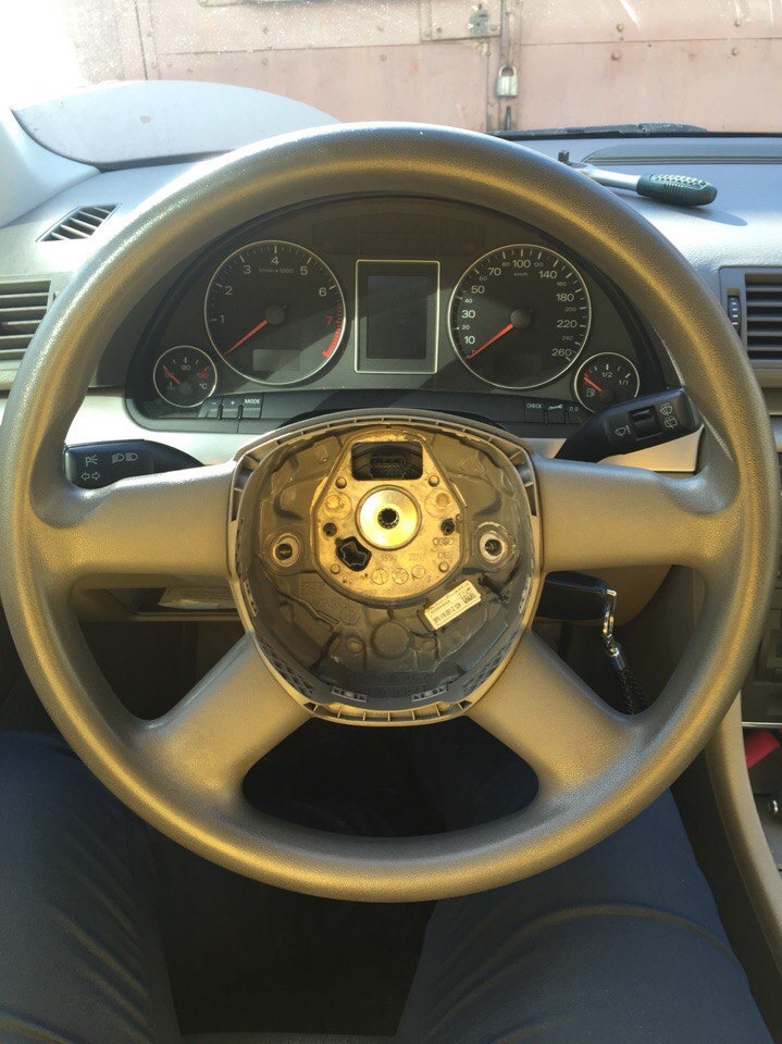 Снимаем подушку — Audi A4 Avant (B7)