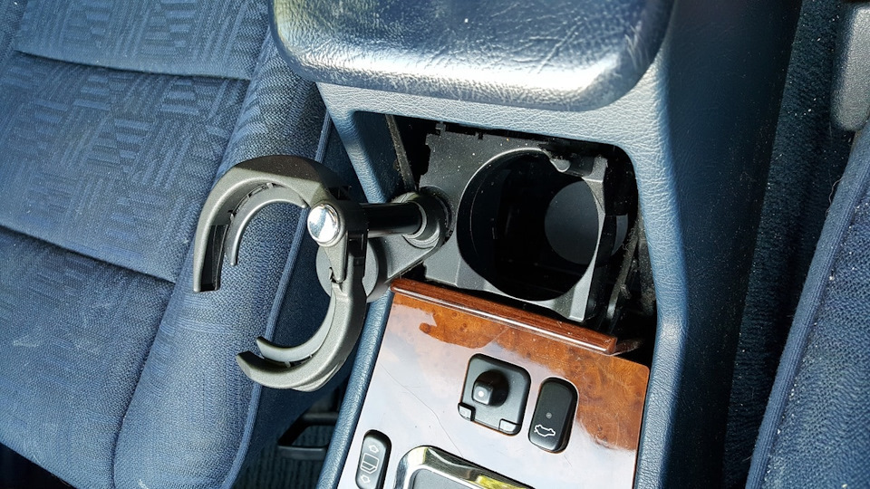 Подстаканик — Mercedes-Benz C-Class (W202), 1,8 л, 1997 года ...