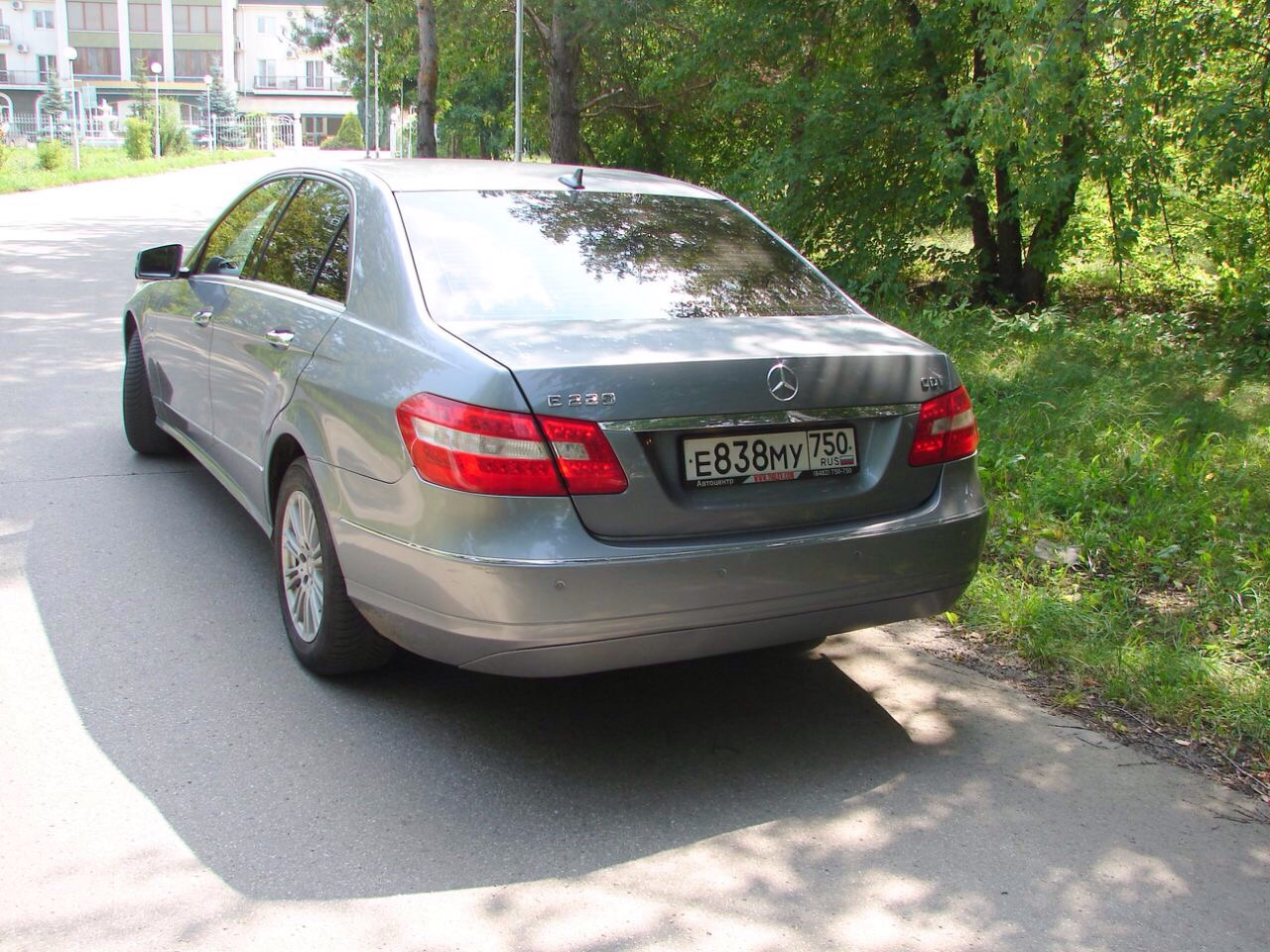 Мерседес 212 дизель. Мерседес е220 2.2 дизель. Mercedes-Benz e class 220 2010. Мерседес 212 2006 года дизель фото.