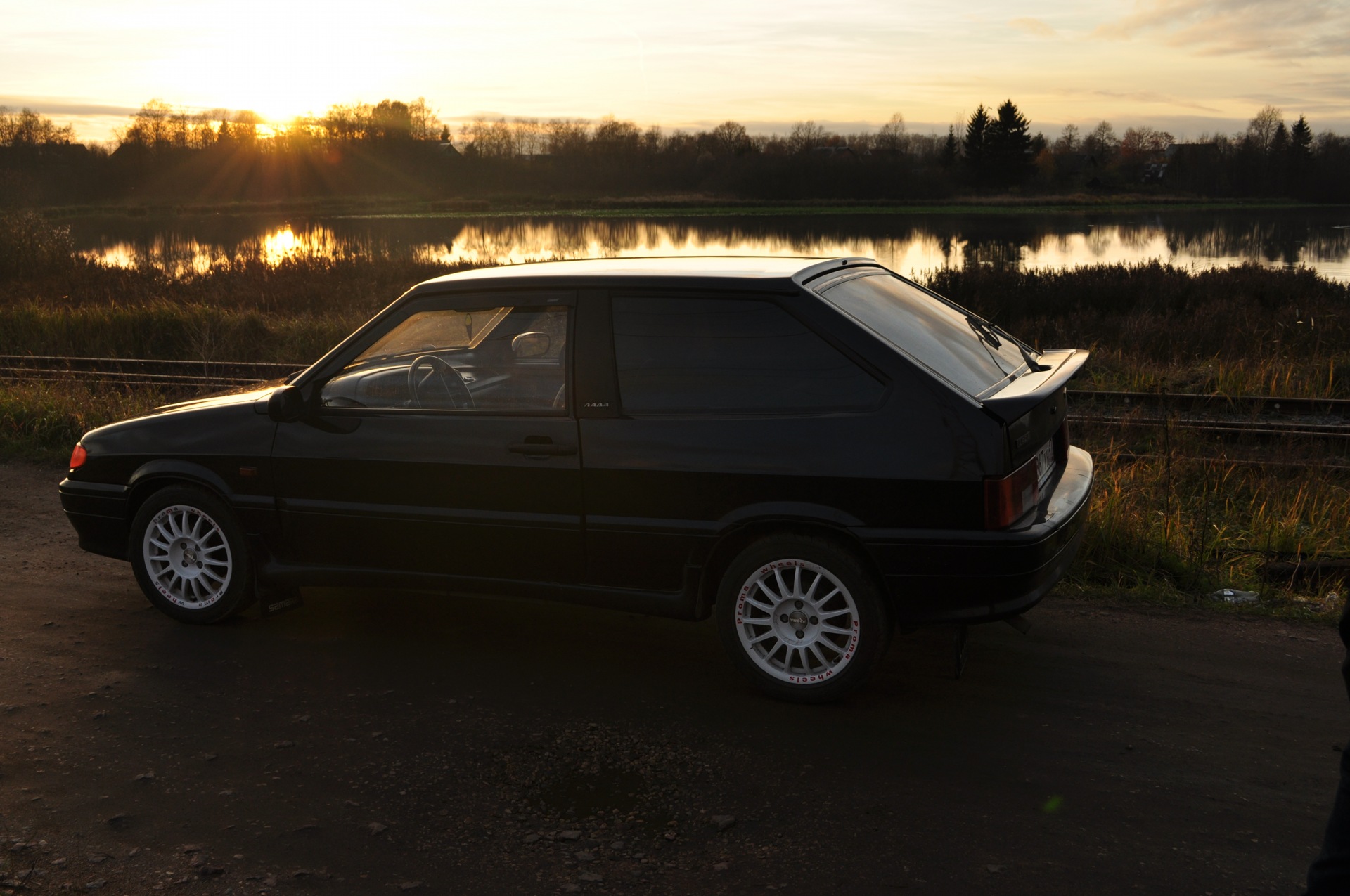 Тринашка машина. ВАЗ 2113. ВАЗ 2113 Black. Lada 2113 черный. ВАЗ-2113 хэтчбек.