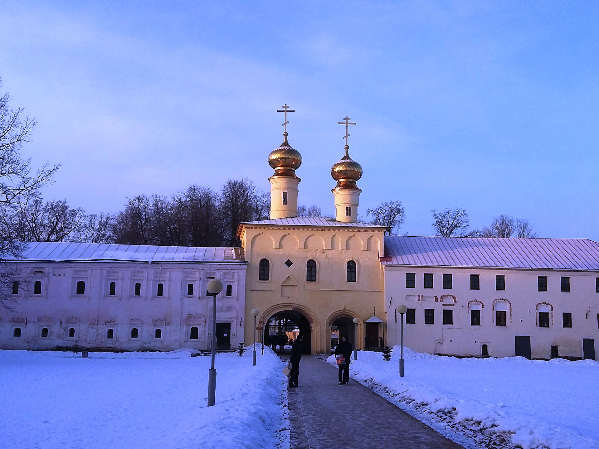 Тихвинский монастырь в Тихвине