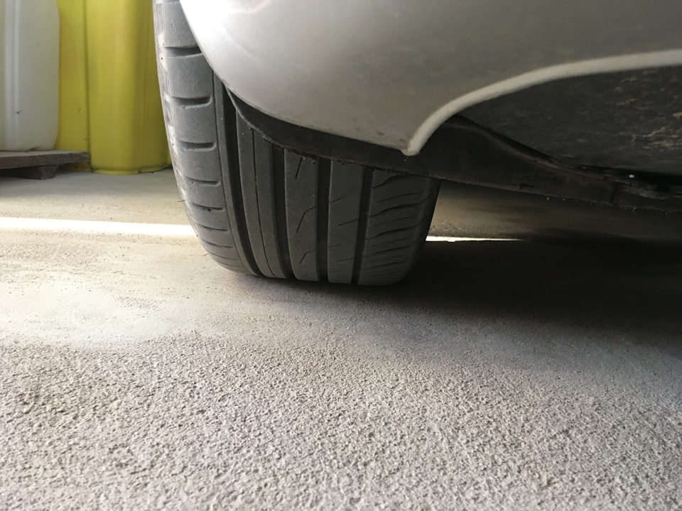 Вид снизу (тоже справа) — Audi A6 Avant (C5)