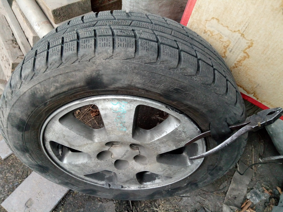 Внеплановая переобувка на лето — Москвич Юрий Долгорукий, 3 л, 1997 ...