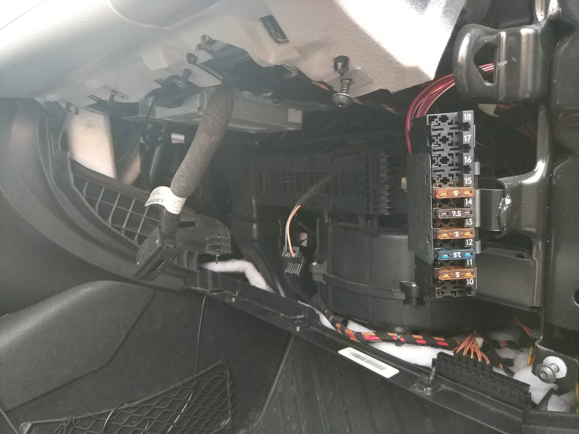 Mercedes arocs 2033 как заменить салонный фильтр Замена салонного фильтра - Mercedes-Benz R-Class (W251), 3 л, 2010 года своими р
