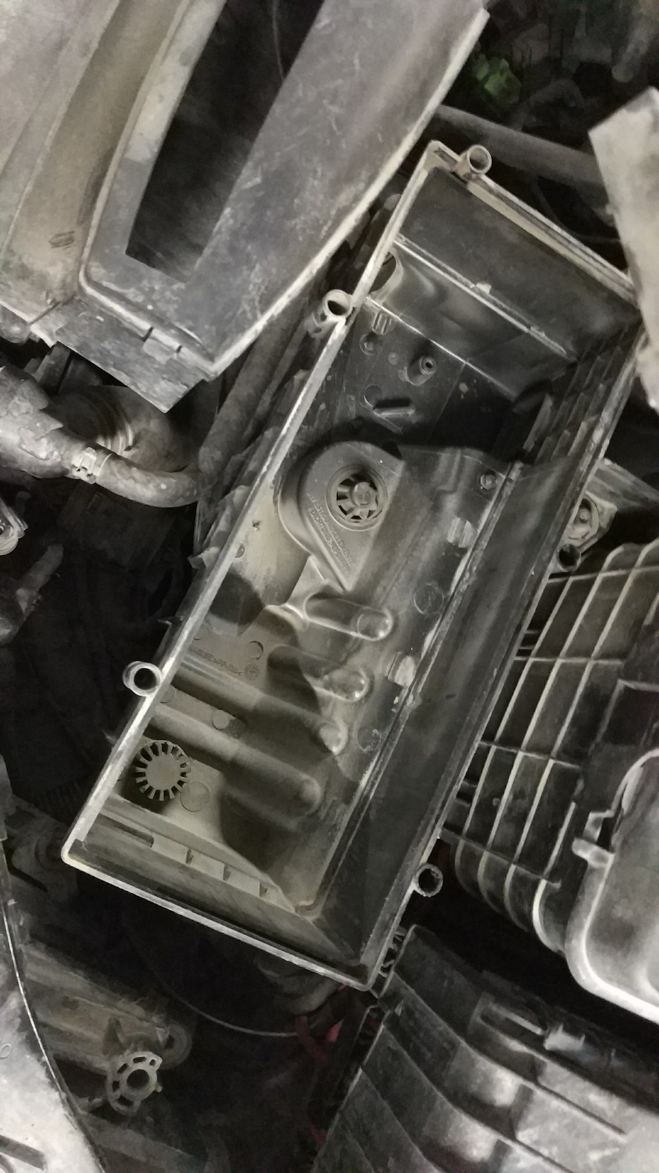 Как залить масло в пороги рено логан - 94 фото