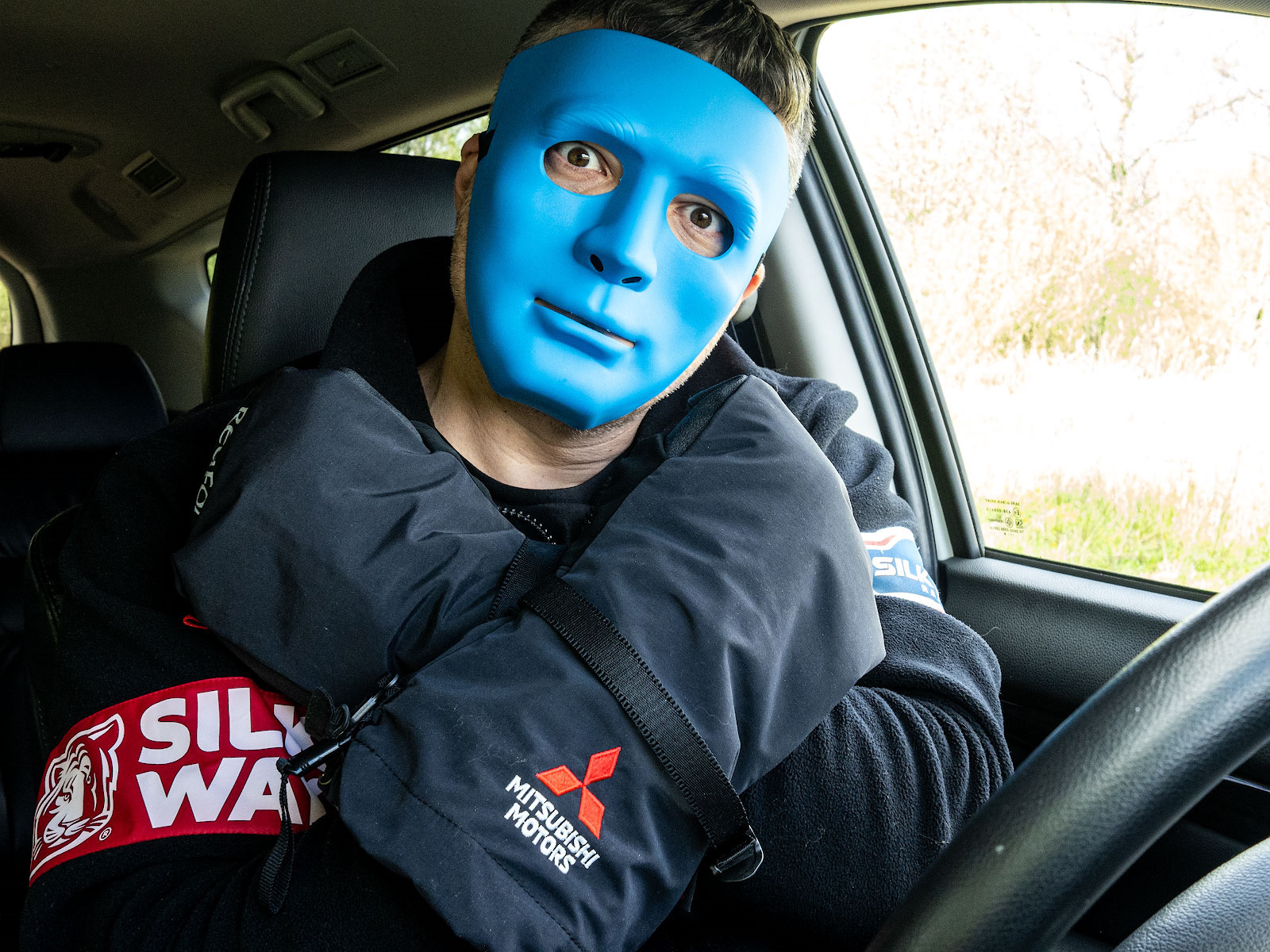 Веселые машинки. Придурки в машине и в маске. Маска крик в машине. Маски автомобилей для детей. Маски про машины.