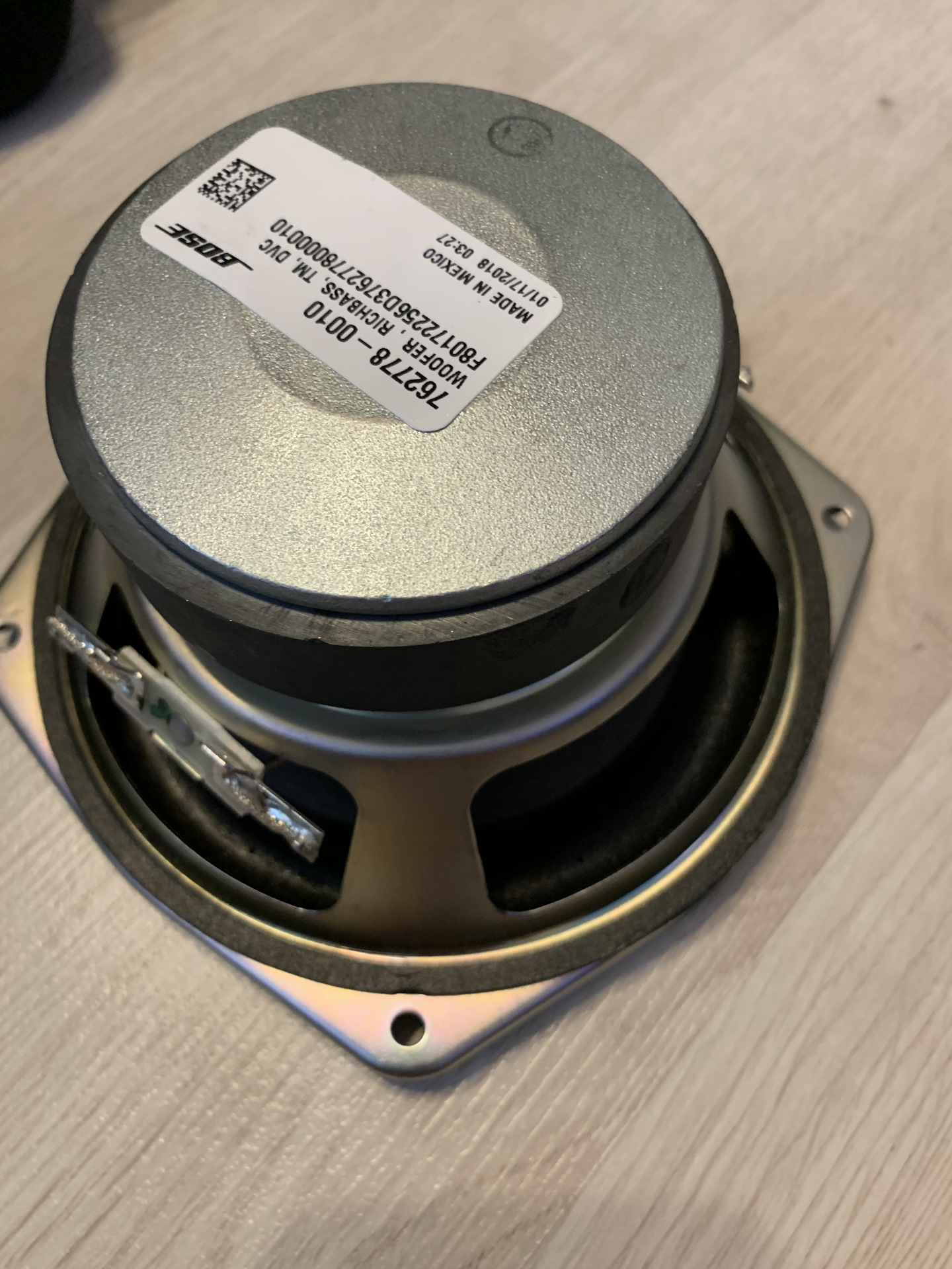 Бас динамик. Динамики Bose 2.5 дюйма. Динамик 2f15cx1000. Bose Mazda CX-5 Subwoofer.