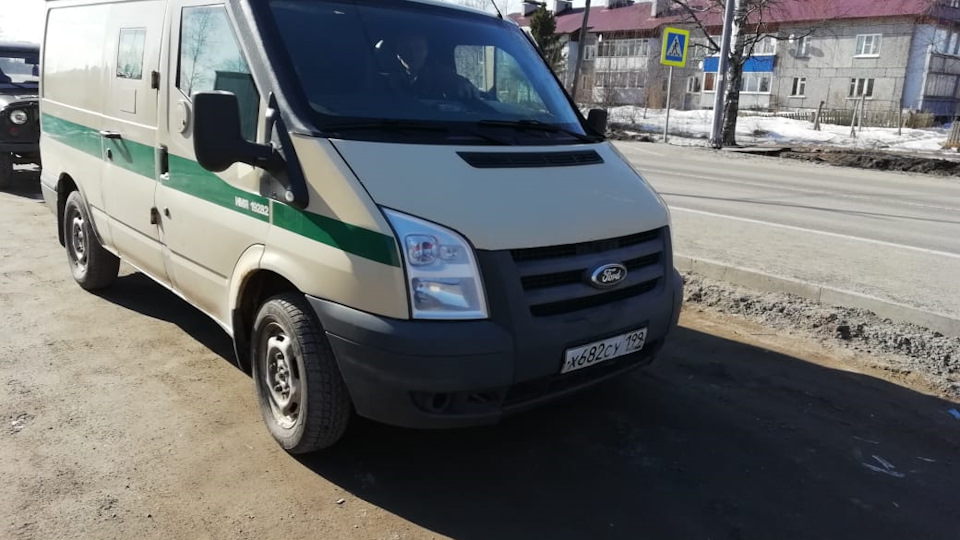 ford transit inkassatorskij bronevik