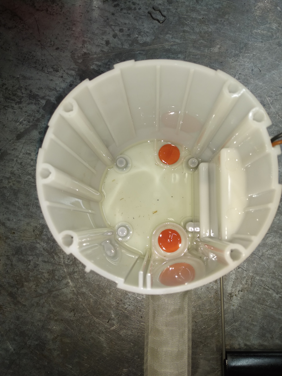 Топливный стакан. Фильтр топливный дизельного мотоблока jr q79. Fs19914 фильтр топливный аналог. Топливная система 2115. 8 бензонасос.