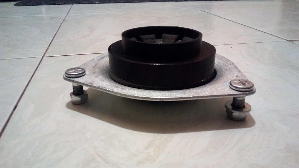 Проставка установленная на опору ВАЗ 2170 — Audi 80 (B3)