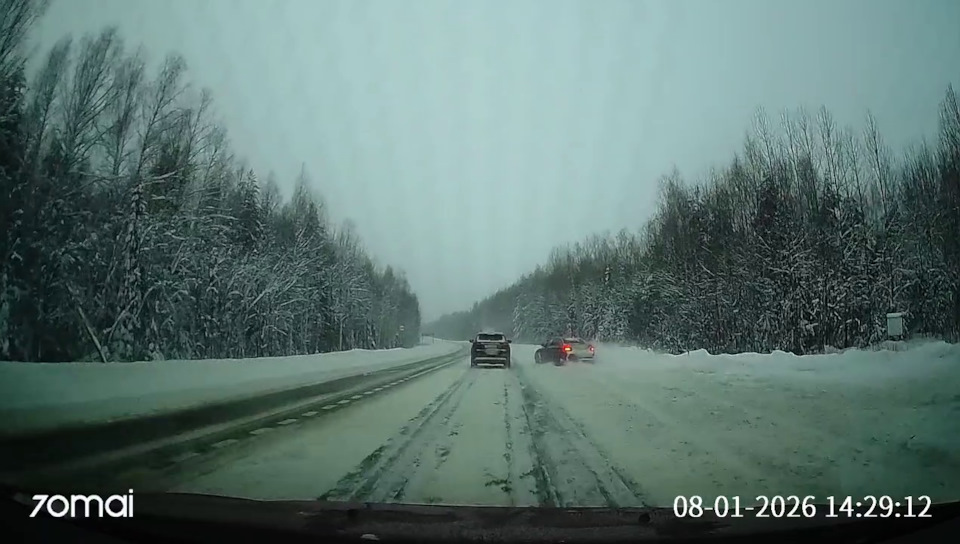 Скриншот с регика. Тачку начало заносить. — Lada XRAY Cross