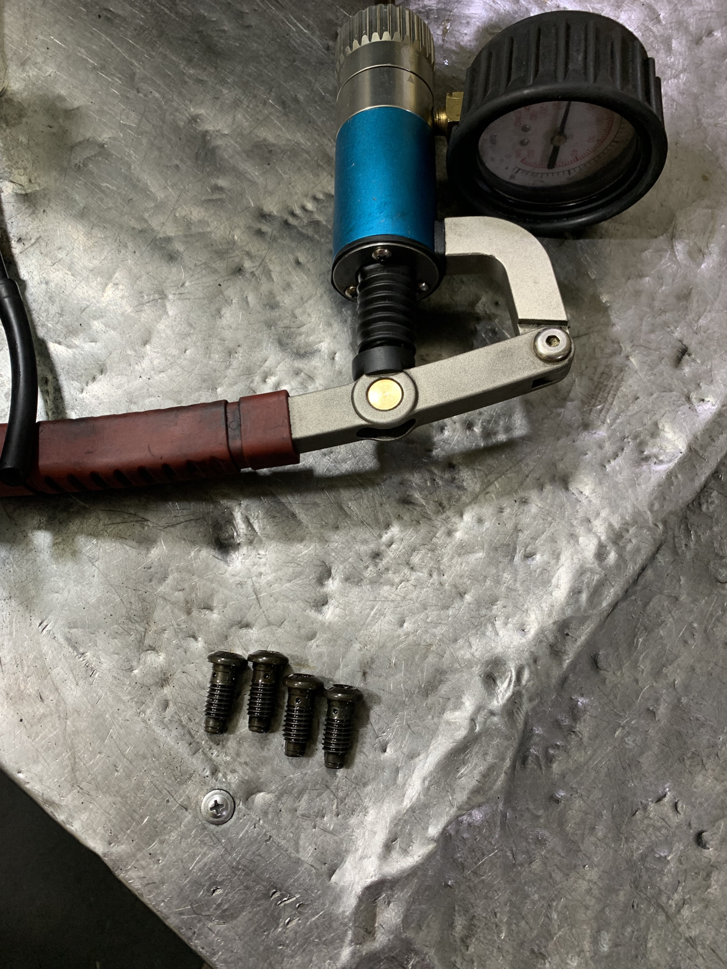 Проверка масляных форсунок — Volkswagen Golf Mk6 GTI, 2 л, 2011 года ...