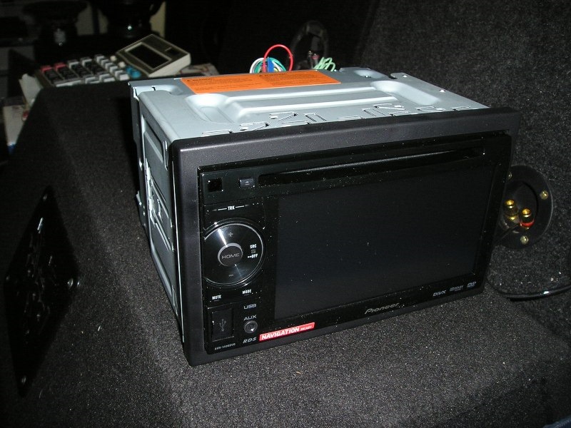 Авито магнитолы б у. Pioneer AVH 1400dvd. Магнитола Pioneer AVH 1400dvd. Пионер 1400 DVD.