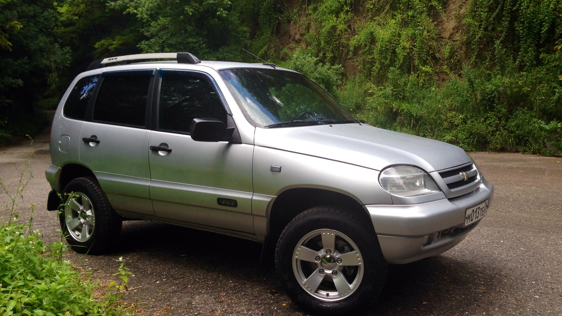 Chevrolet Niva fam 1