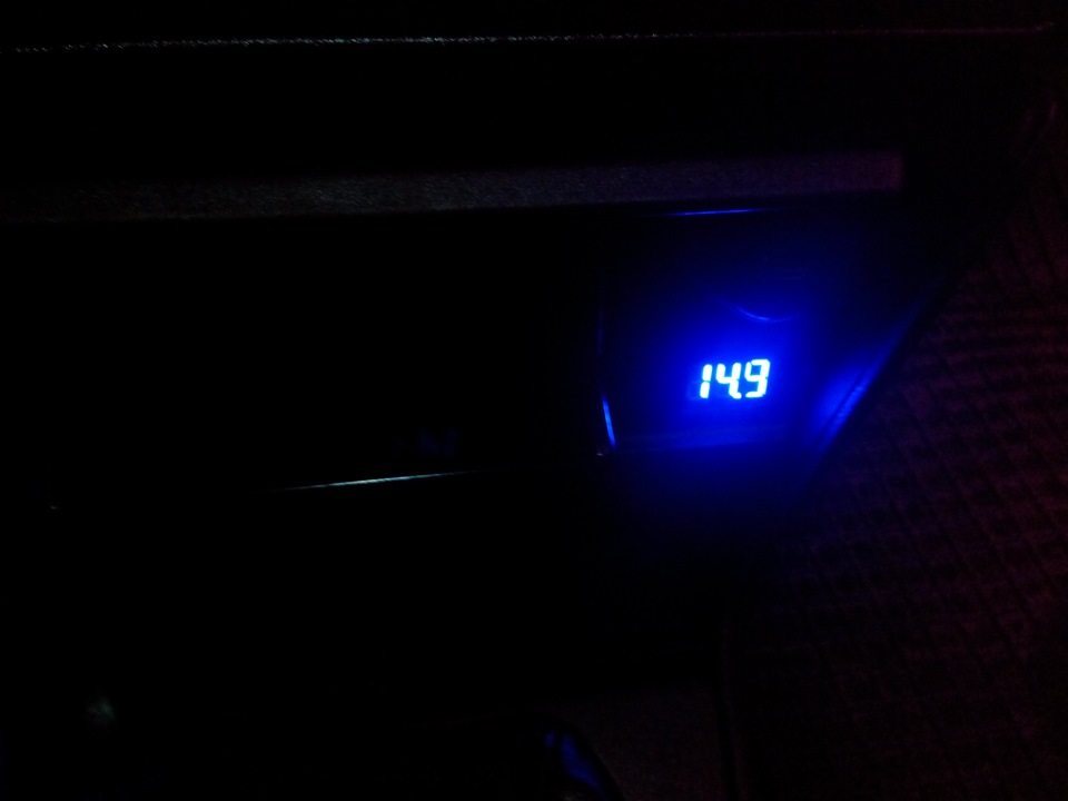 Вольтметр — Opel Vectra A, 1,8 л, 1995 года | аксессуары | DRIVE2