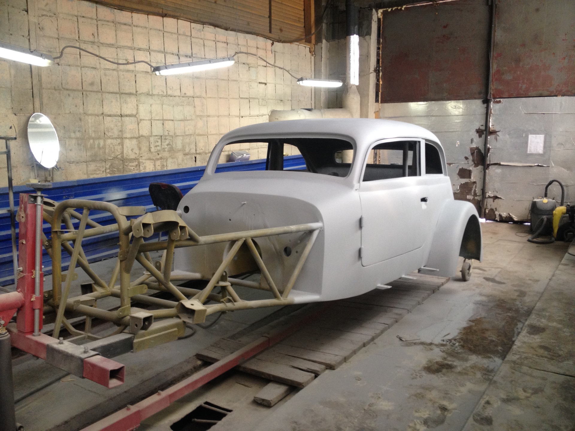 И вот нанесен финишный слой жидкой шпаклевки… — Хот-Род от КОЛЁС ПОБЕДЫ ...