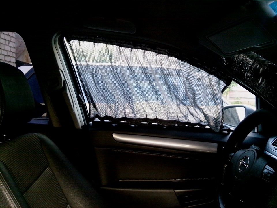 Шторки на передние окна. Ширки нв передние окна ТЛК 150. Шторки на автомобильные стекла Haval h6. Шторки текстильные Opel Astra h.