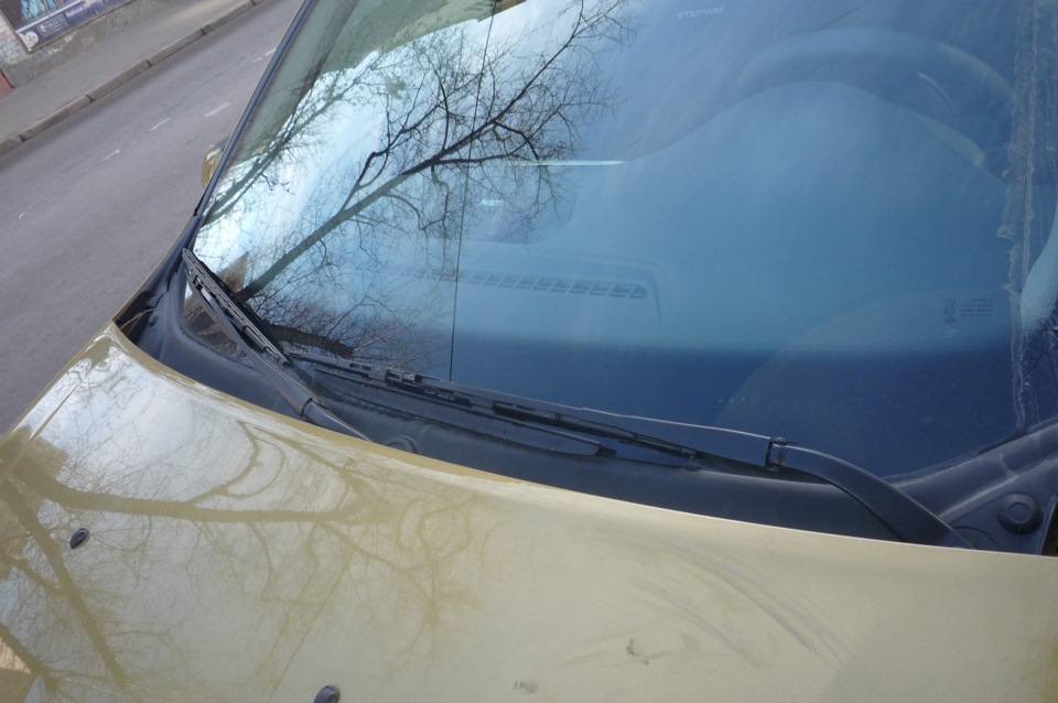 Дворники сандеро степвей 1. Крепление щеток стеклоочистителя рено сандеро 2. Щетки стеклоочистителя рено дастер 2021. Размер дворников рено сандеро 2012. Br.