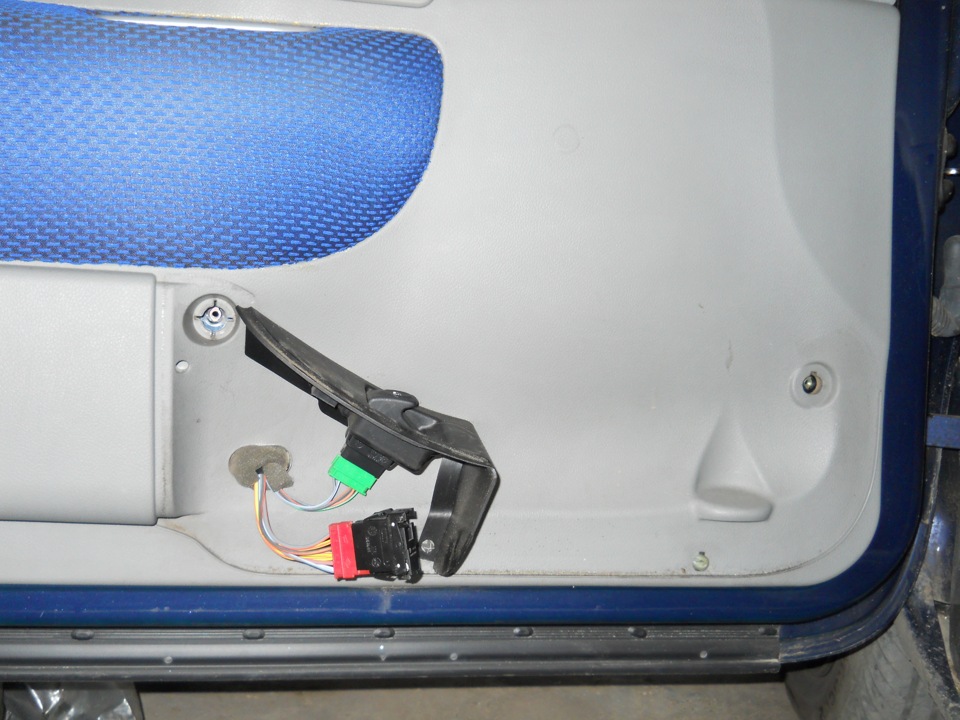 Стопор стеклоподъемника рено сценик 1. Установленный стеклоподъемник ваз 2114. Сборка кнопки стеклоподъемника хонда фит 3. Отключение стеклоподъемника ваз 21099. Отказал стеклоподъемник на хонде джаз 2006.