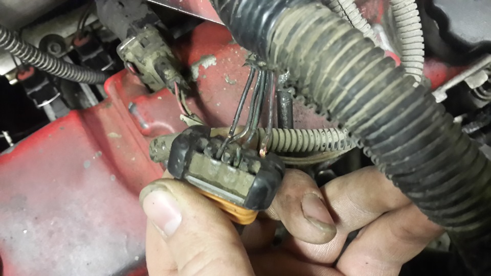 оборвало провод 2 форсунки!проблема найдета — Lada 2114