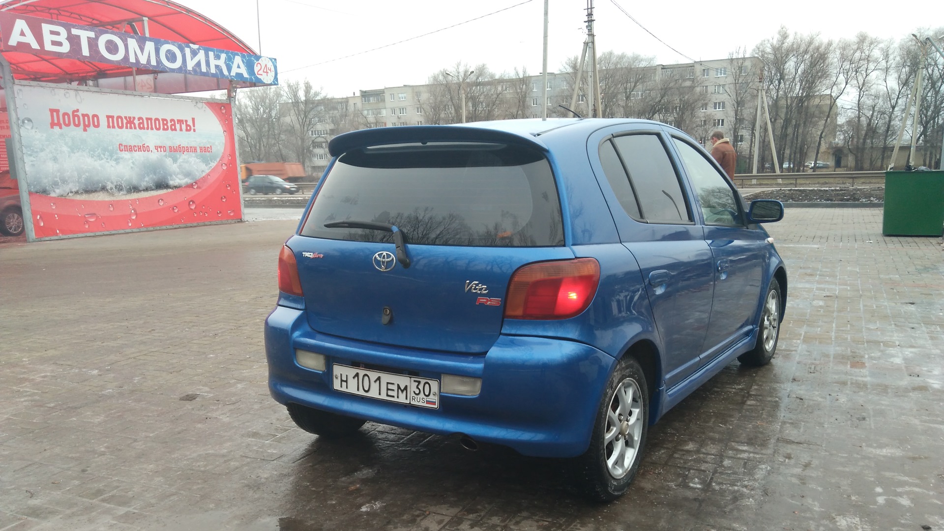 Toyota Vitz 1 3 RS 2001 синий