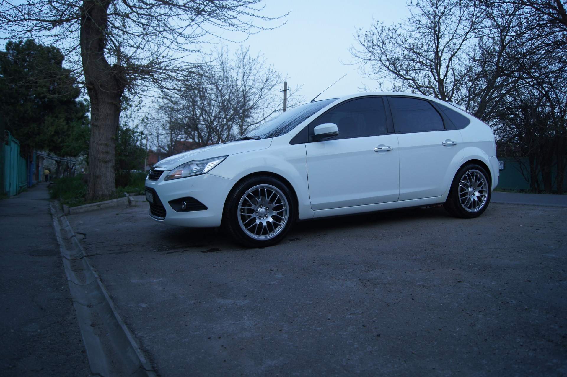 Диски форд фокус 2 r16. Ford Focus r18. Ford Focus 2 диски r18. Ford Focus 2 r18. Ford Focus 2 хэтчбек r18.