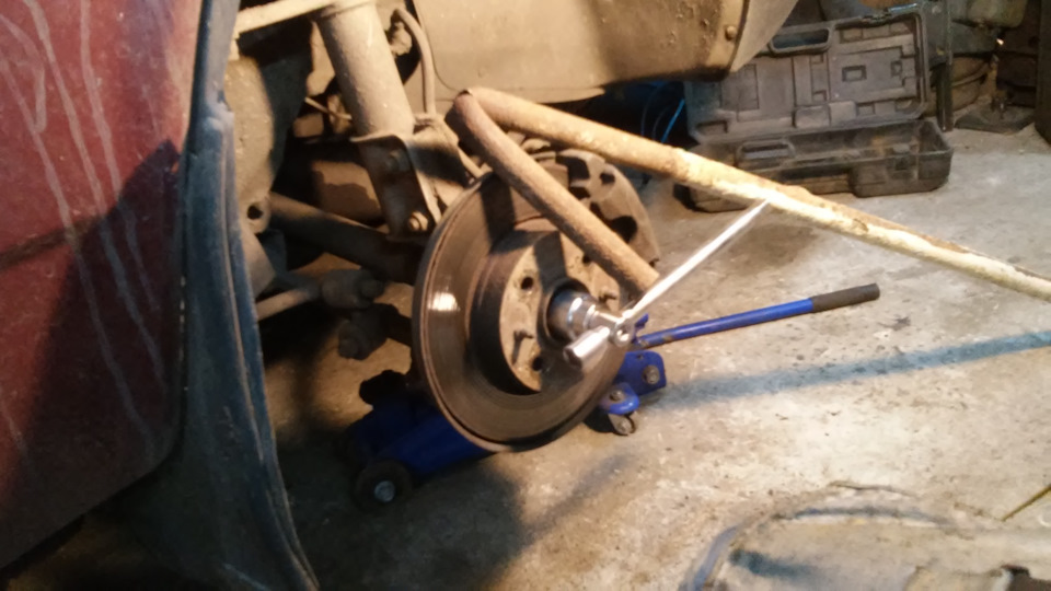 Замена ступиц, ступичных подшипников и тормозов — Lada 21093, 1,5 л ...