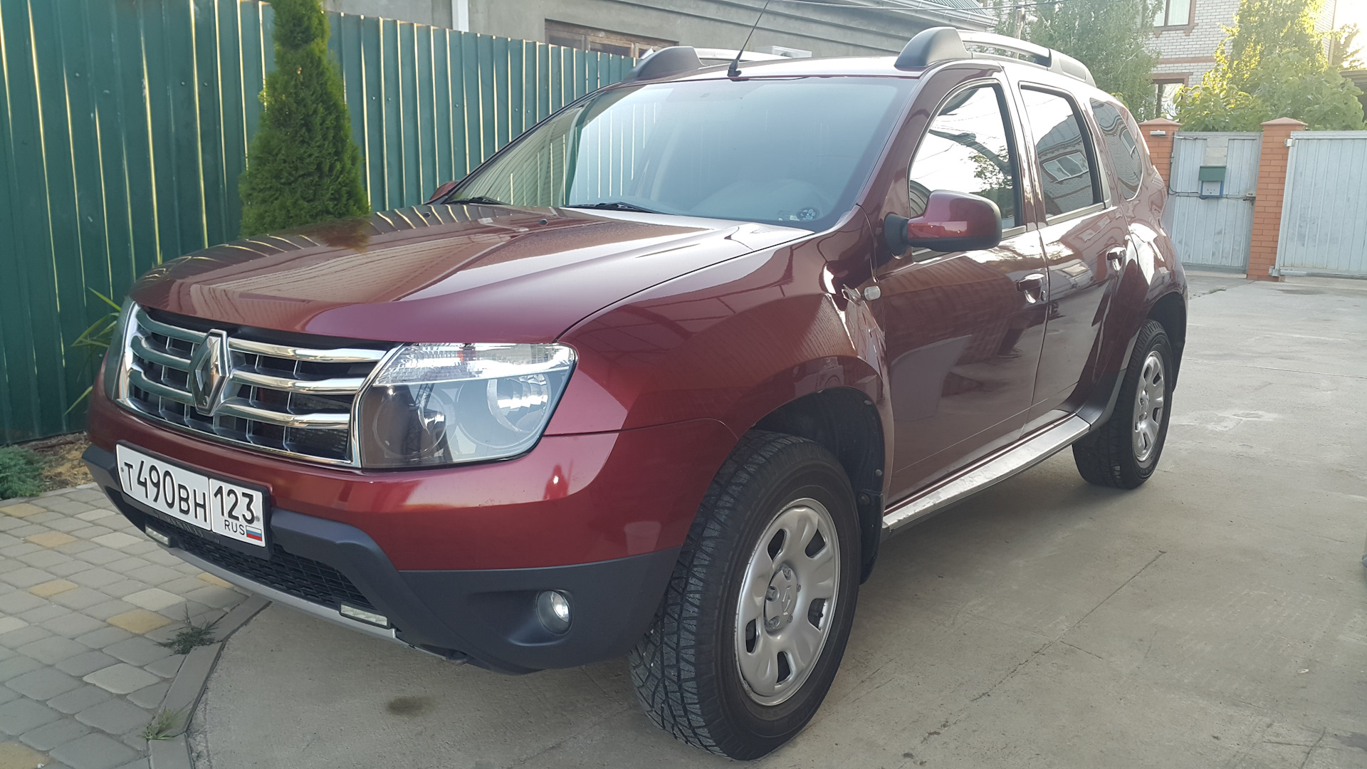 Renault Duster 2014 красный