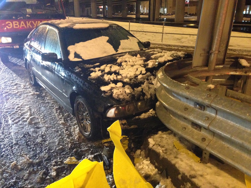 Неприятность в 7 утра на "Ярославке" :( — BMW 5 series (E39), 2,5 л ...