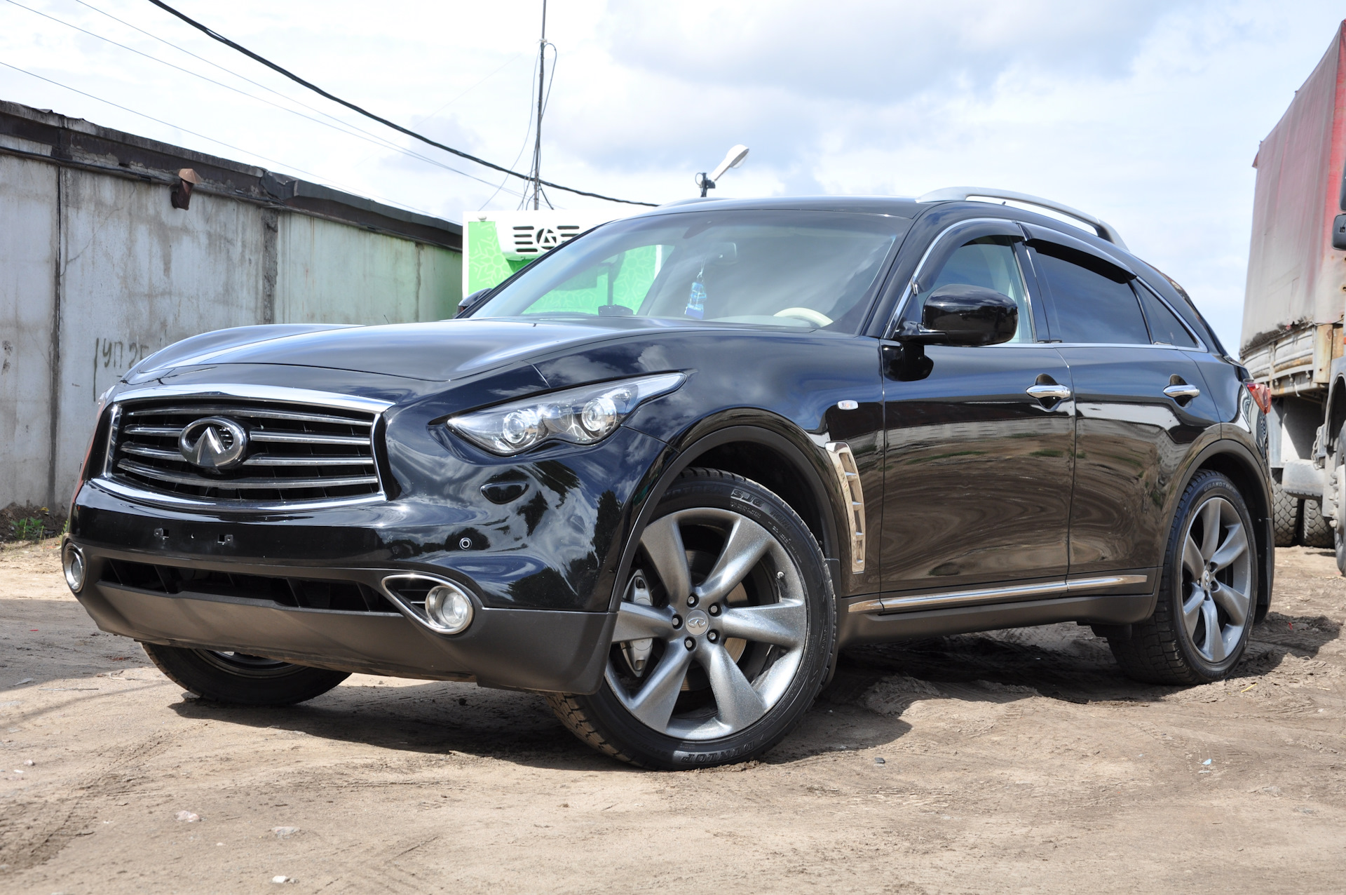 Инфинити эф икс. Инфинити fx37. Infiniti FX fx37. Infiniti fx37 r19. Infiniti fx37 2015.