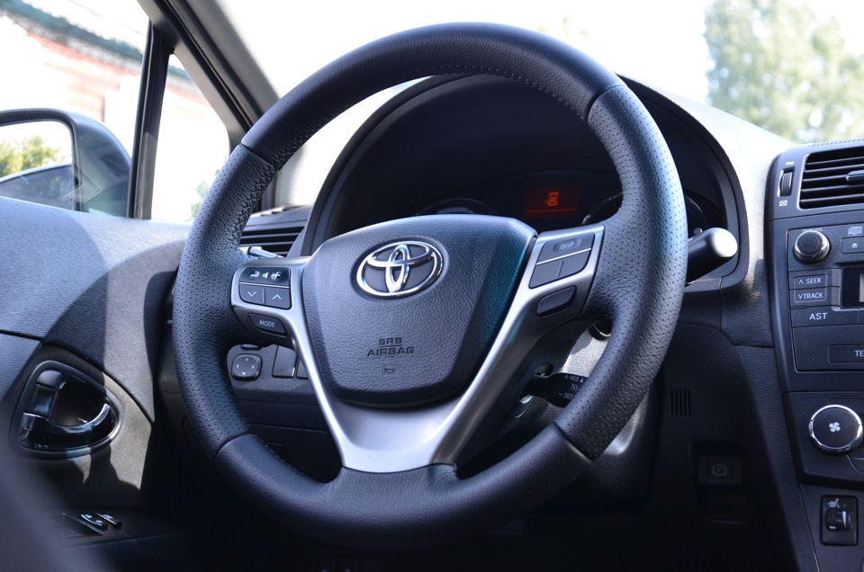 Как снять руль авенсис Руль Toyota Avensis - Mazda Familia (BJ), 1,5 л, 2002 года аксессуары DRIVE2
