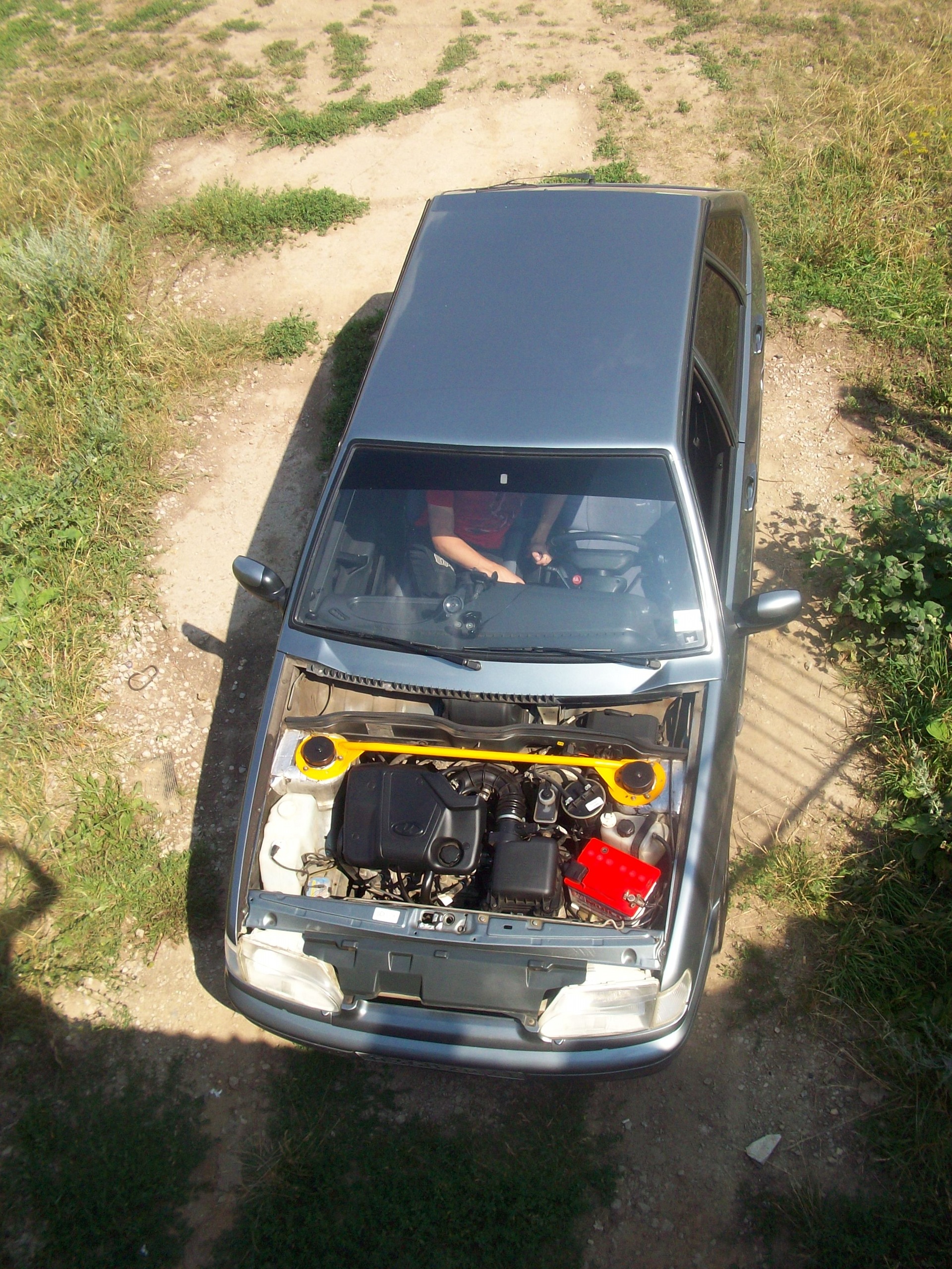 эвик без капота. можно ли ездить без капота. фольксваген джетта 2. жигули 2107 без бампера. без капота по трассе 2109.