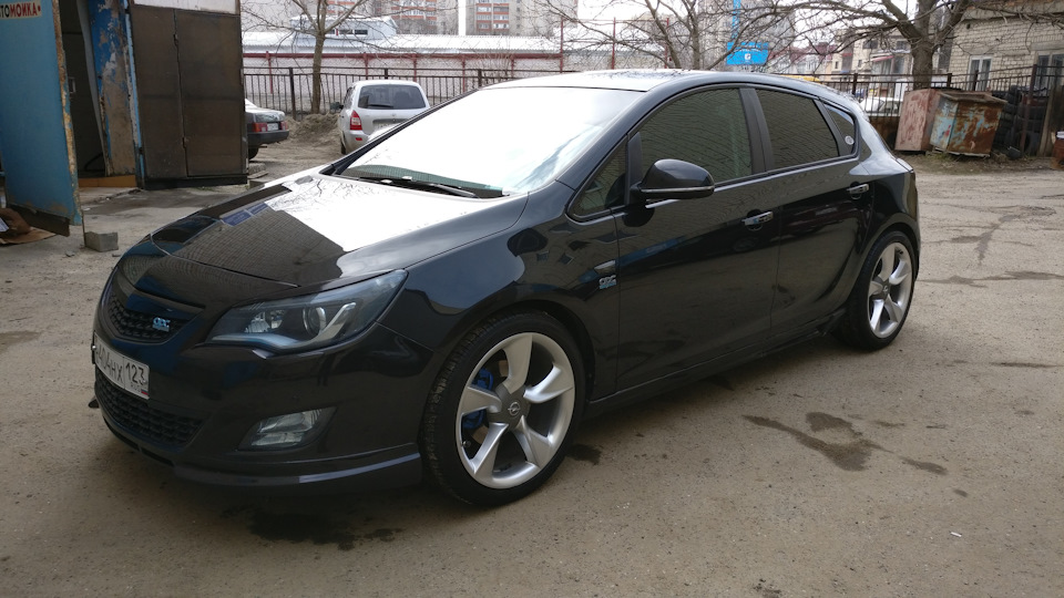 Opel Astra J 1,6Т COSMO Premium+