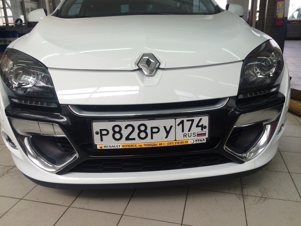Сетка в бампер — Renault Megane Coupe (3G), 2 л, 2012 года | своими ...