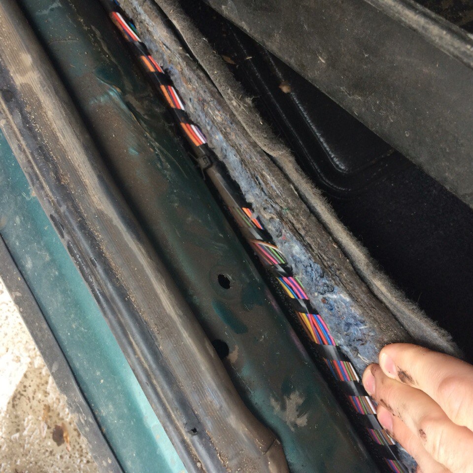 Вода под ковриком — Lada Приора седан, 1,6 л, 2007 года | другое | DRIVE2