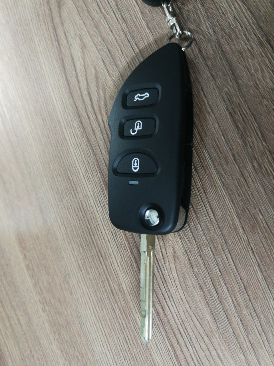 Ключ — "выкидуха" — KIA Magentis II, 2 л, 2007 года | аксессуары | DRIVE2