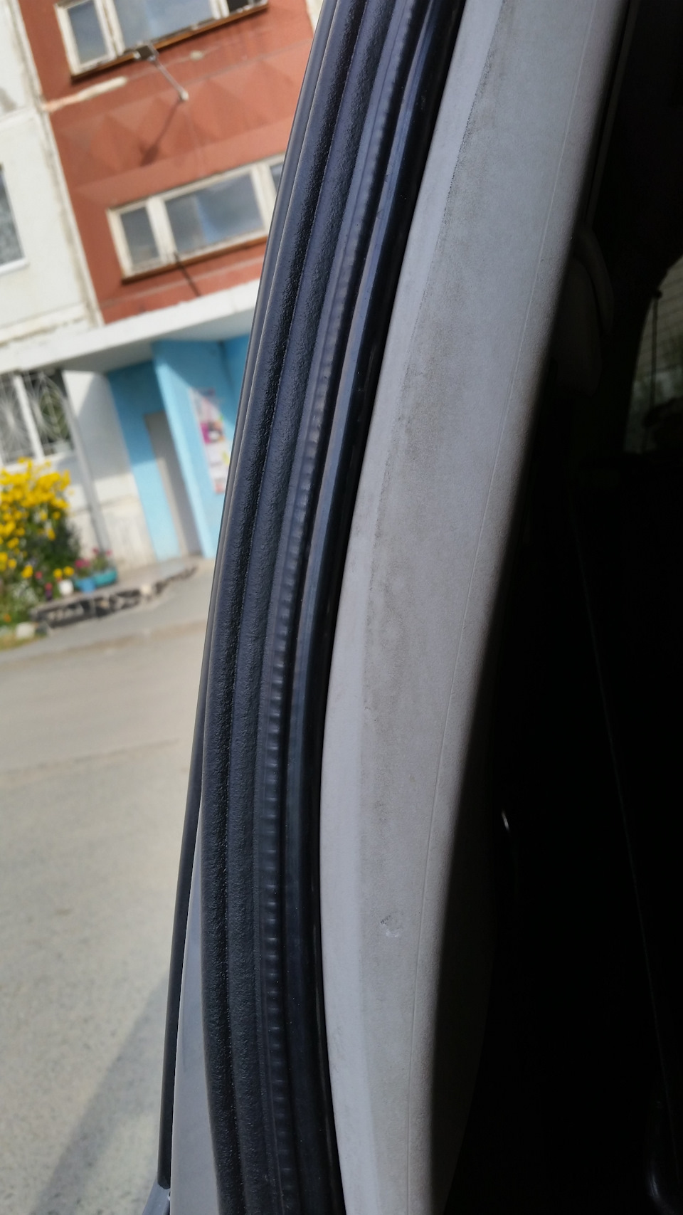 Замена уплотнительных резинок передних дверей. — Peugeot 307, 1,6 л ...