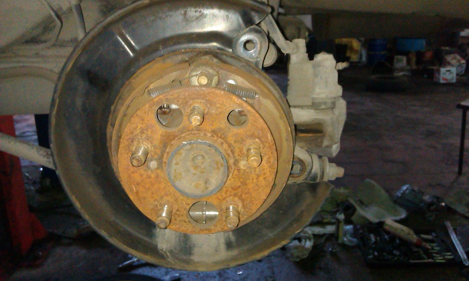 Проточил задние тормозные диски. — Toyota Celica (200), 2 л, 1997 года ...