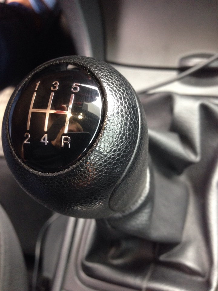 Передачи на мазде 3. Ручка переключения передач Мазда 3 расположение. Коробка передач Мазда 3 механика. Коробка передач на мазде 3 2007 года. Mazda 3 BM ручка кулисы.