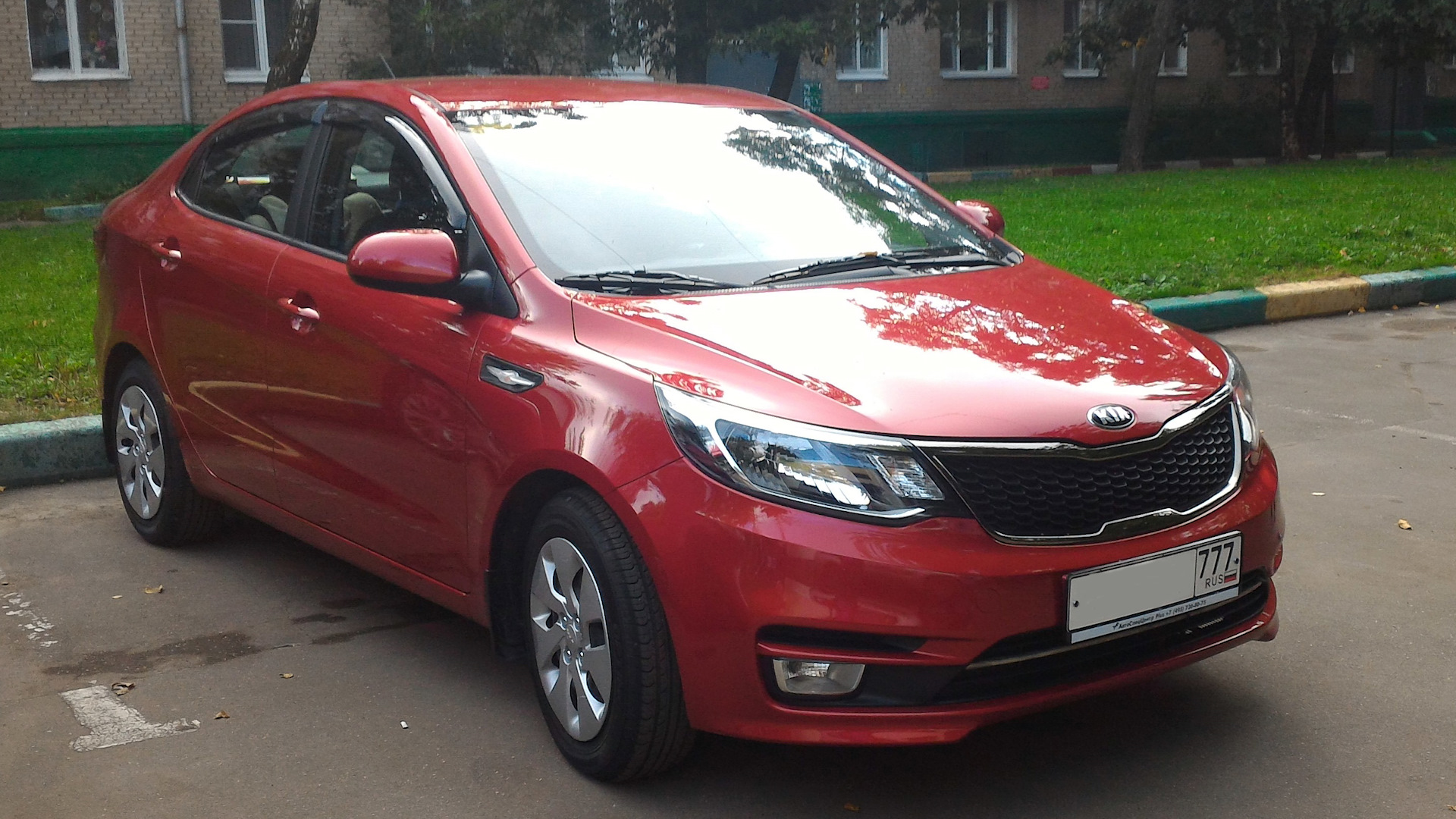 Kia Rio 2016 красная