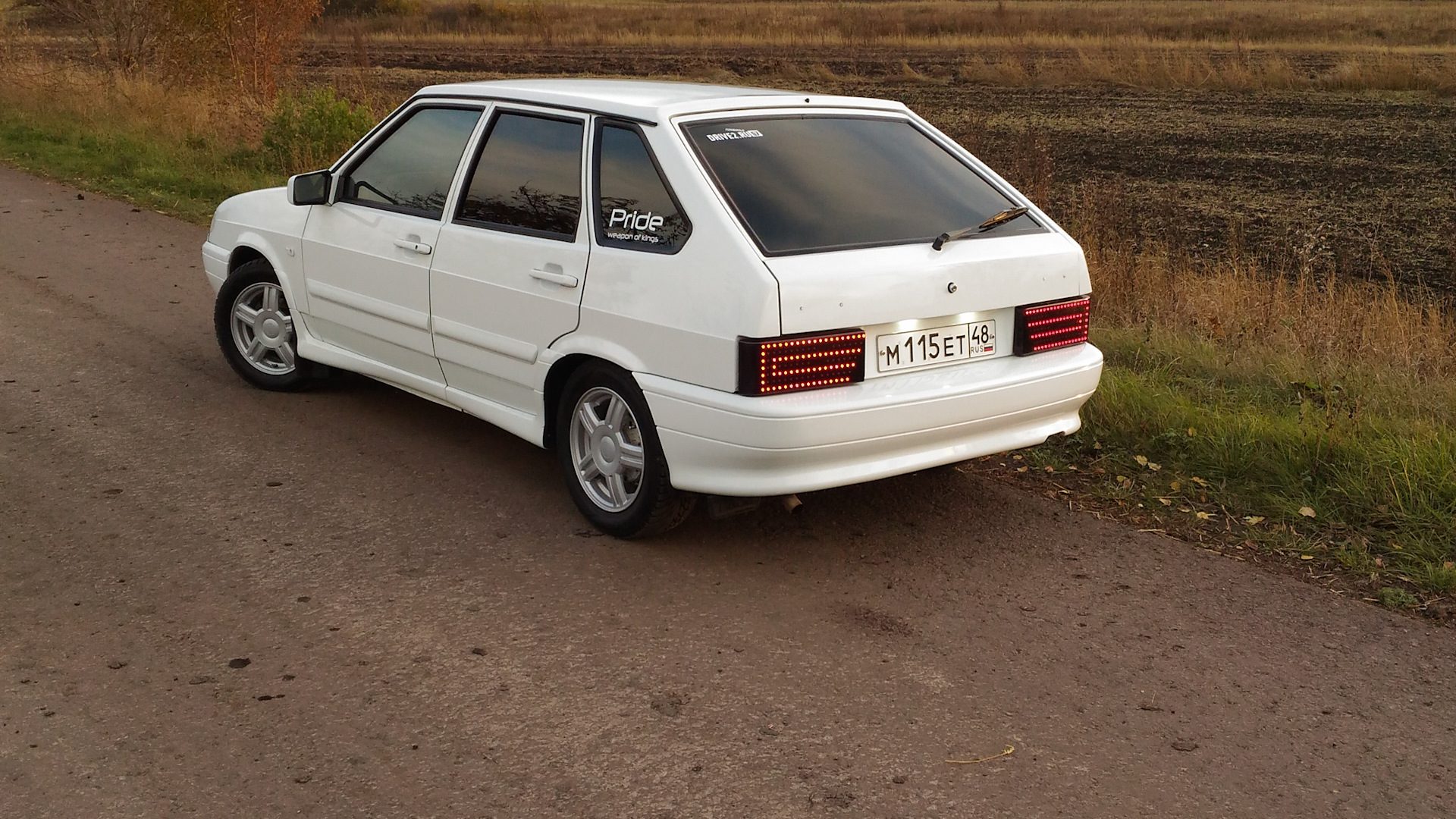 Lada 2114 белая