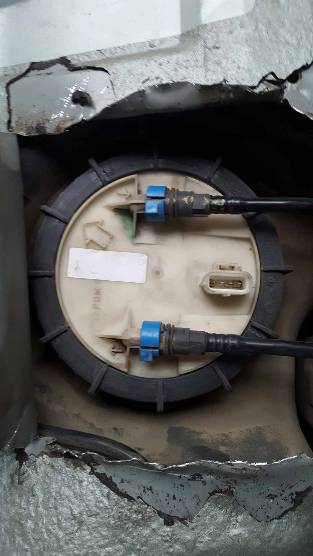 Замена топливных фильтров и бензонасоса (+ВИДЕО) - Mazda Familia (BJ), 1,5 л, 20