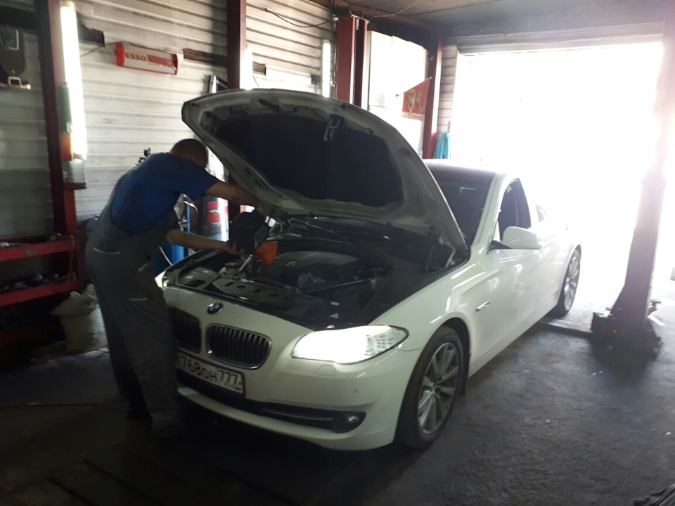 Замена масла — BMW 5 series (F10), 2 л, 2012 года | плановое ТО | DRIVE2